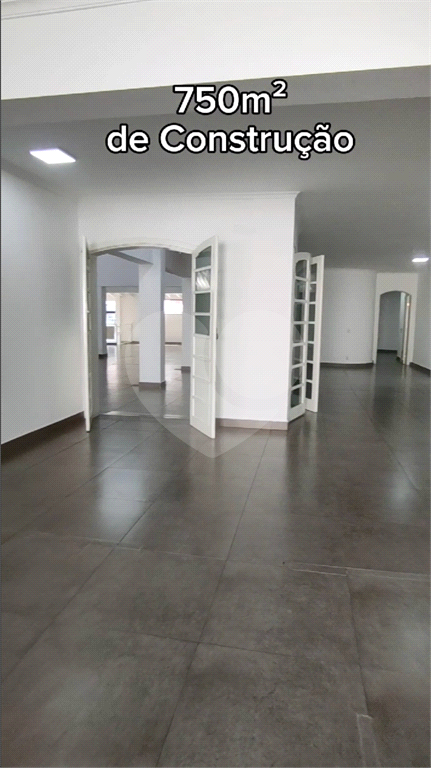 Casa para alugar com 7 quartos, 750m² - Foto 11