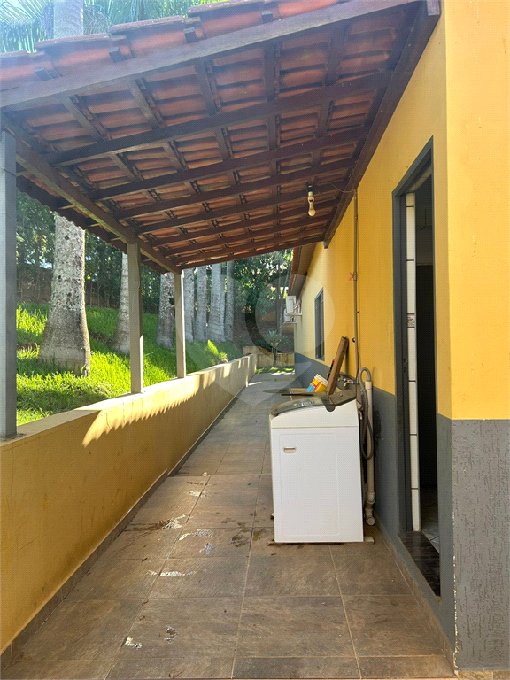 Chácara a Venda / 2.733 m2 / 6 suítes / 8 vagas em Barão de Ibitinga
