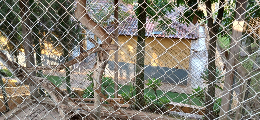 Chácara a Venda / 2.733 m2 / 6 suítes / 8 vagas em Barão de Ibitinga