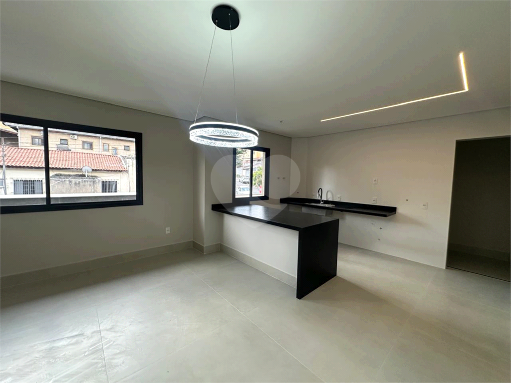 Sobrado em término de construção -Novo - 3 dormitorios - 4 vagas - Piritubba SP