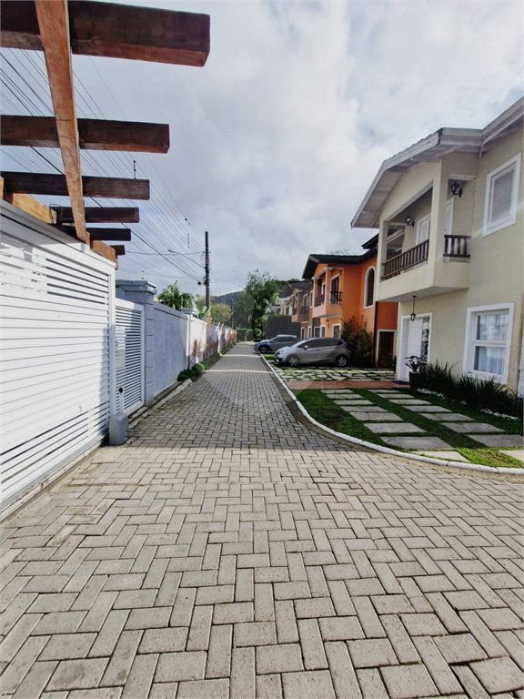 Sobrado à venda em condominio | 3 quartos sendo 3 suites | 136m² em Juquehy