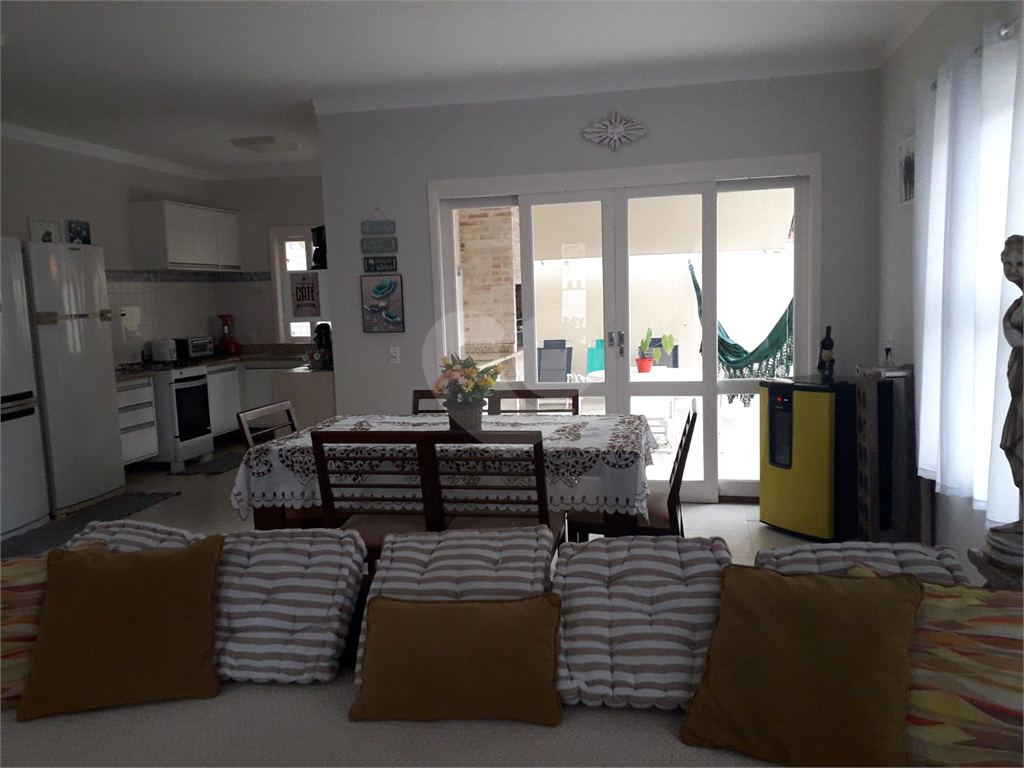 Sobrado à venda em condominio | 3 quartos sendo 3 suites | 136m² em Juquehy
