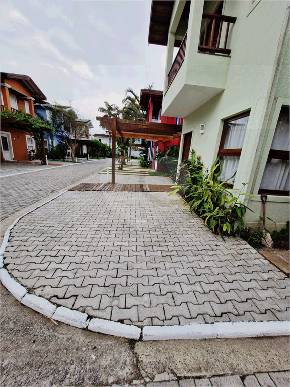 Sobrado à venda em condominio | 3 quartos sendo 3 suites | 136m² em Juquehy