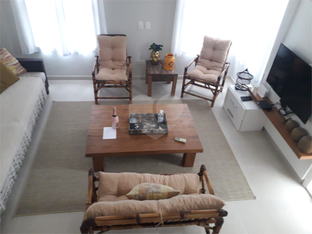 Sobrado à venda em condominio | 3 quartos sendo 3 suites | 136m² em Juquehy