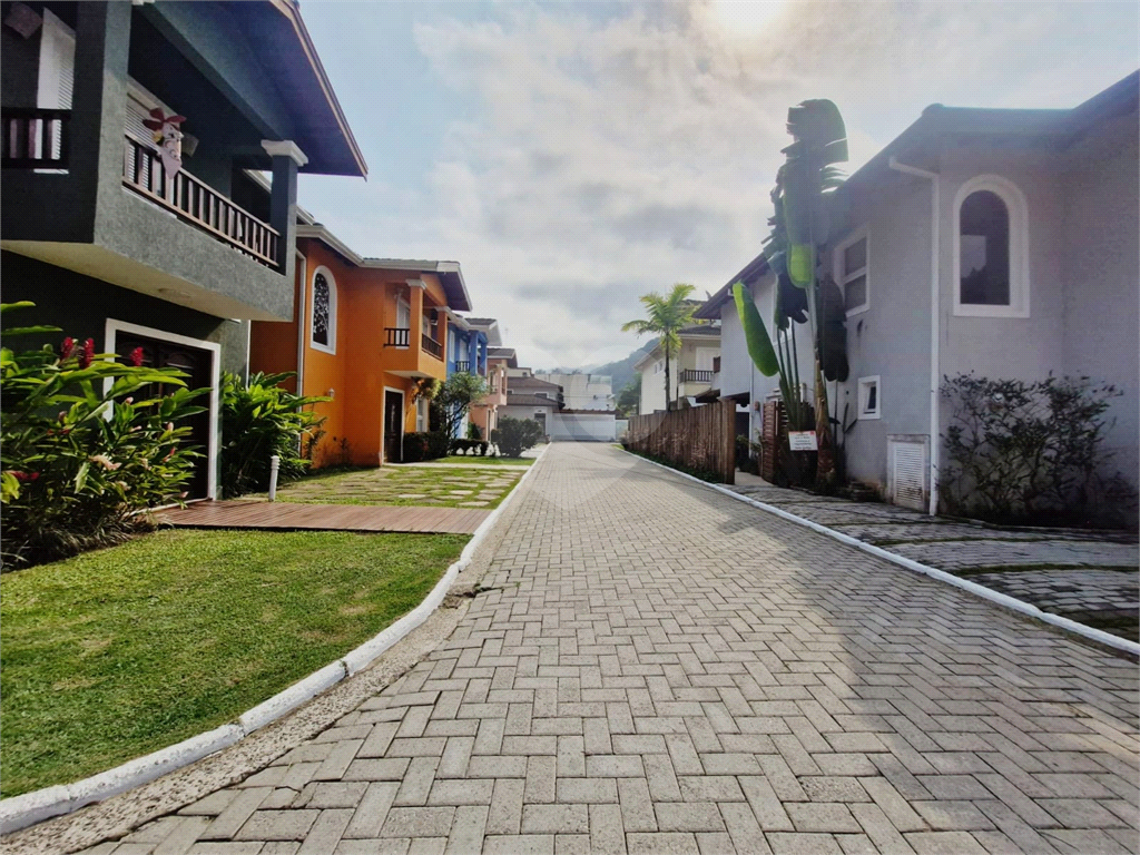 Sobrado à venda em condominio | 3 quartos sendo 3 suites | 136m² em Juquehy