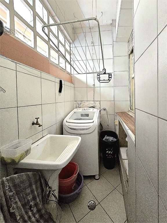 Apartamento para venda com 2 dormitórios 2 banheiros no Gonzaga, Santos -SP