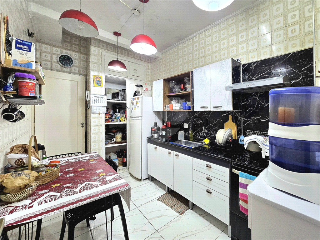 Apartamento para venda com 2 dormitórios 2 banheiros no Gonzaga, Santos -SP