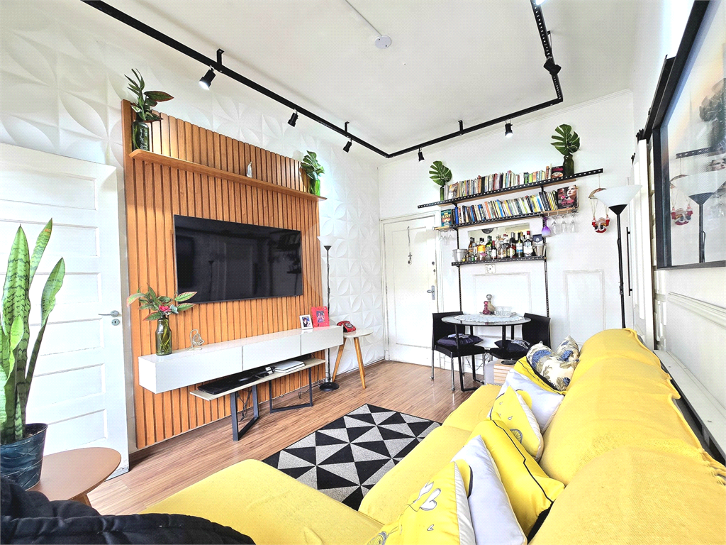 Apartamento para venda com 2 dormitórios 2 banheiros no Gonzaga, Santos -SP