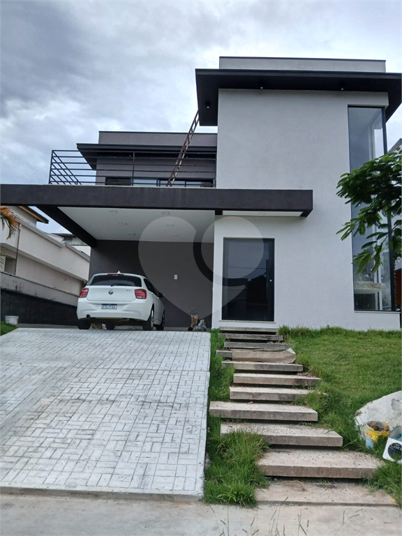 Casa de Condomínio à venda com 3 quartos, 202m² - Foto 1