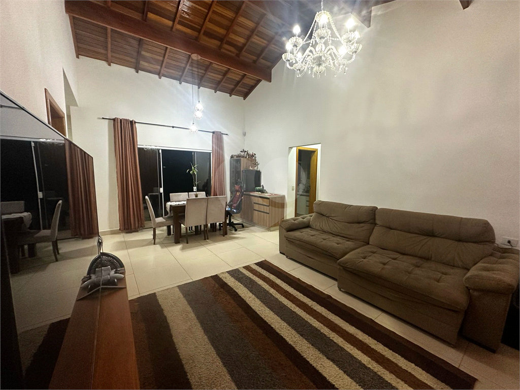 Casa terrea a venda com 03 quartos, piscina e churrasqueira,  recem construida  em Mairipora!