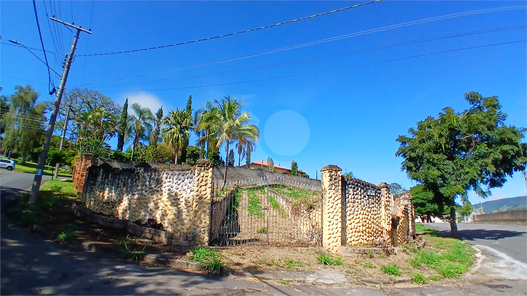 TERRENO DE ESQUINA