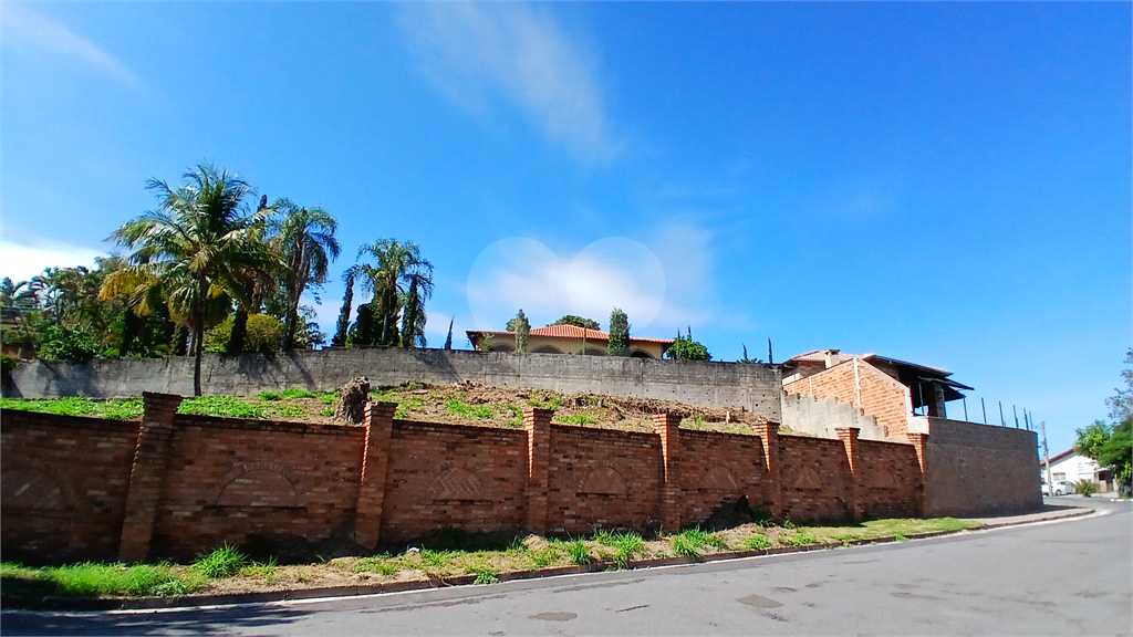 TERRENO DE ESQUINA