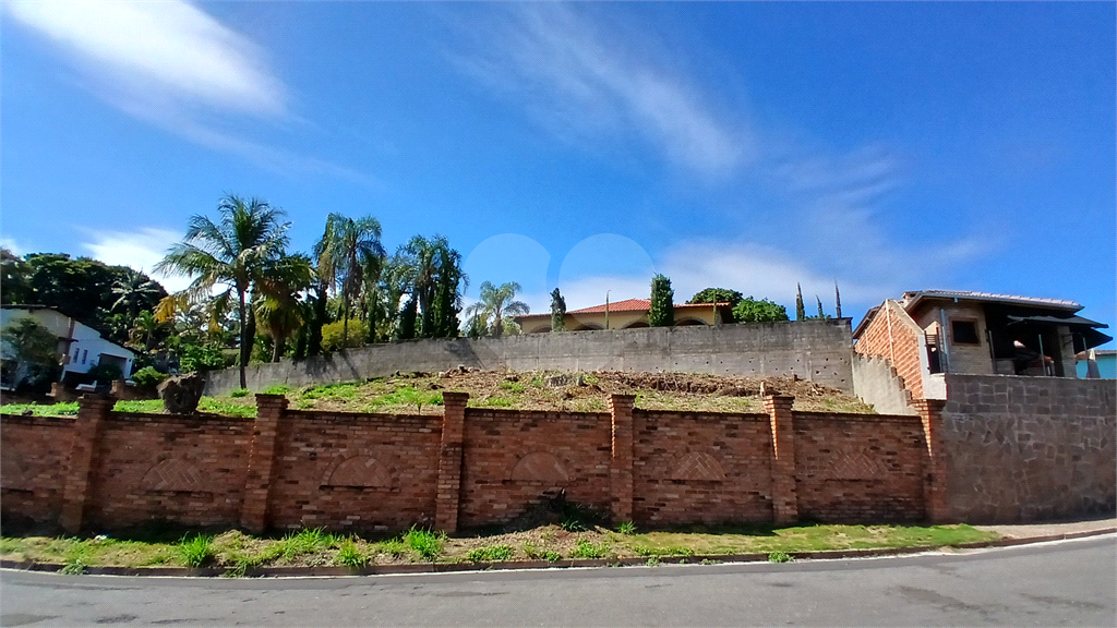 TERRENO DE ESQUINA