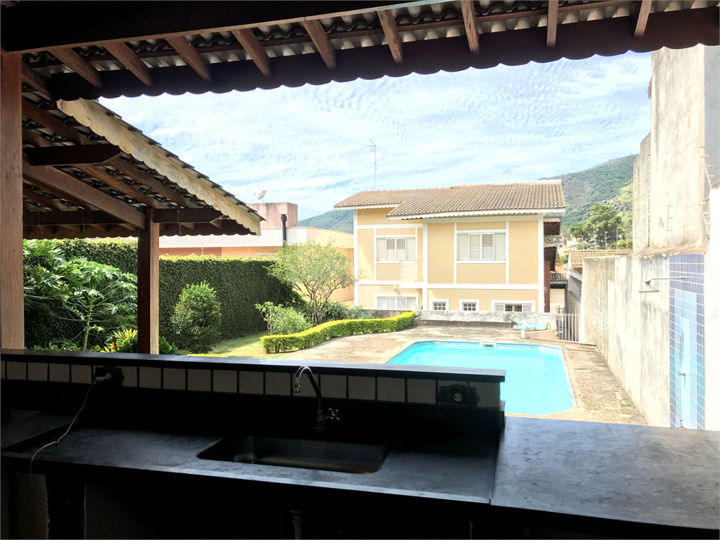 Casa, 5 quartos, 330 m² - Foto 1