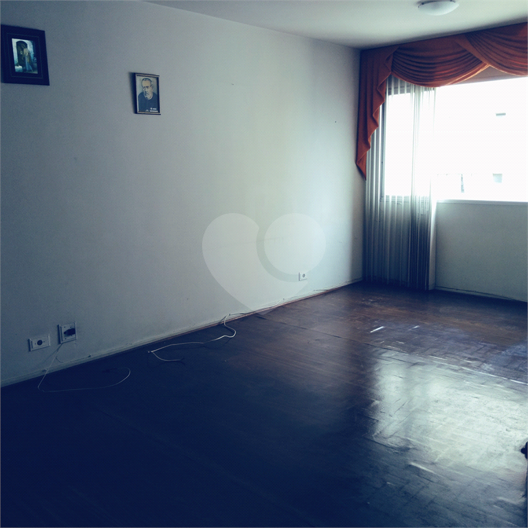 Apartamento 87 m² – Rua Voluntários da Pátria – Andar Alto – 2 vagas - Excelente Localização