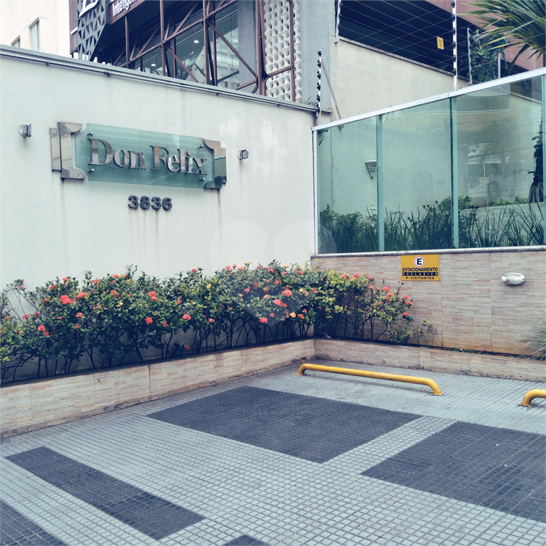 Apartamento 87 m² – Rua Voluntários da Pátria – Andar Alto – 2 vagas - Excelente Localização