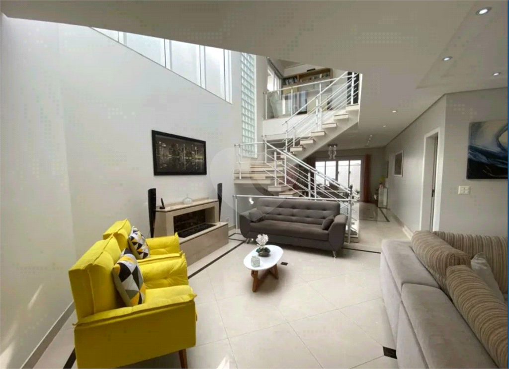 Casa em Condomínio de Alto Padrão no Reserva da Cantareira – 3 Suítes, Área Gourmet e 8 Vagas