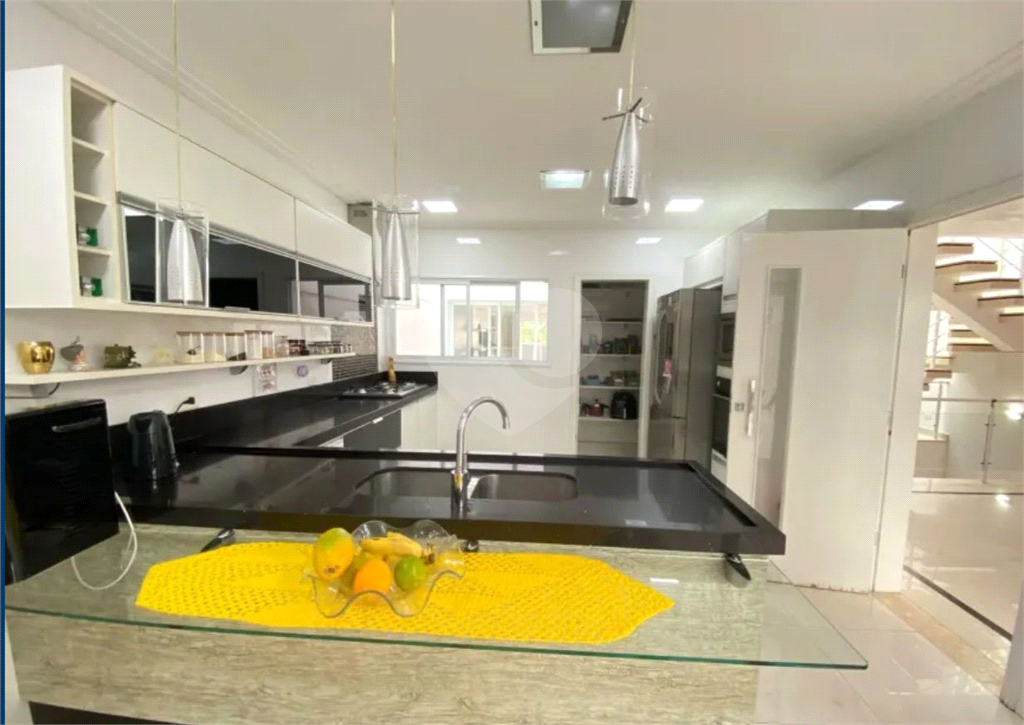 Casa em Condomínio de Alto Padrão no Reserva da Cantareira – 3 Suítes, Área Gourmet e 8 Vagas