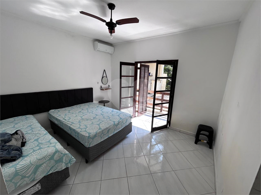 LINDO SOBRADO EM CONDOMINIO FECHADO