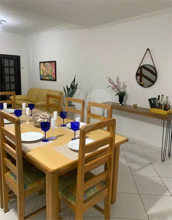 LINDO SOBRADO EM CONDOMINIO FECHADO
