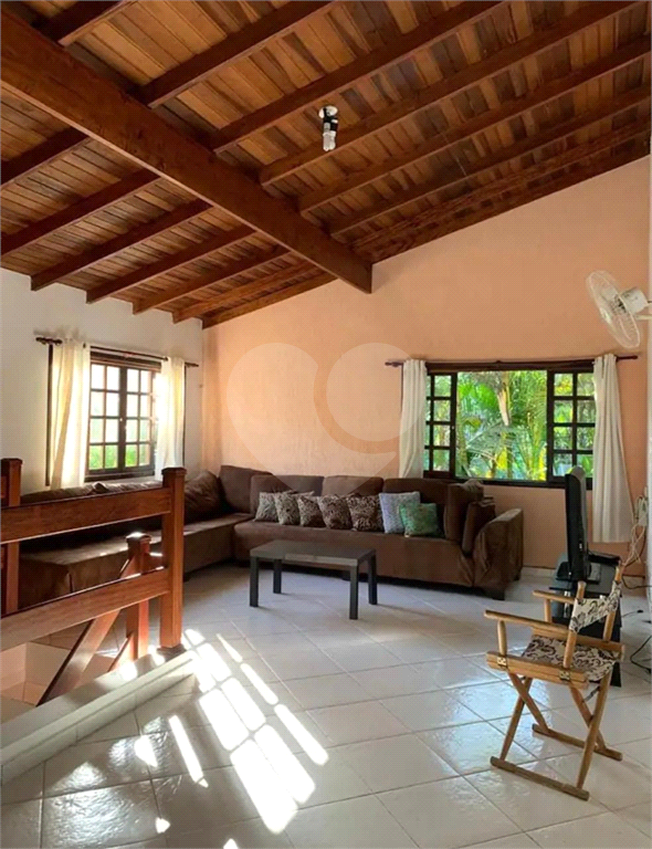 LINDO SOBRADO EM CONDOMINIO FECHADO