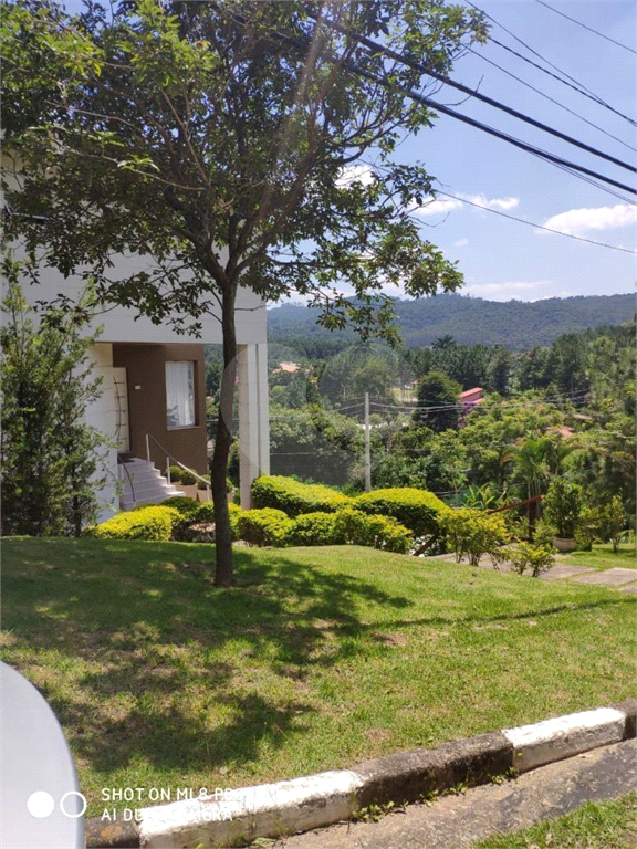 SOBRADO em CONDOMÍNIO REFÚGIO DOS PINHEIROS