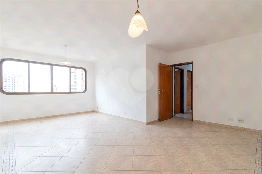 Apartamento - Perdizes - 4 Dormitórios - 136 m².
