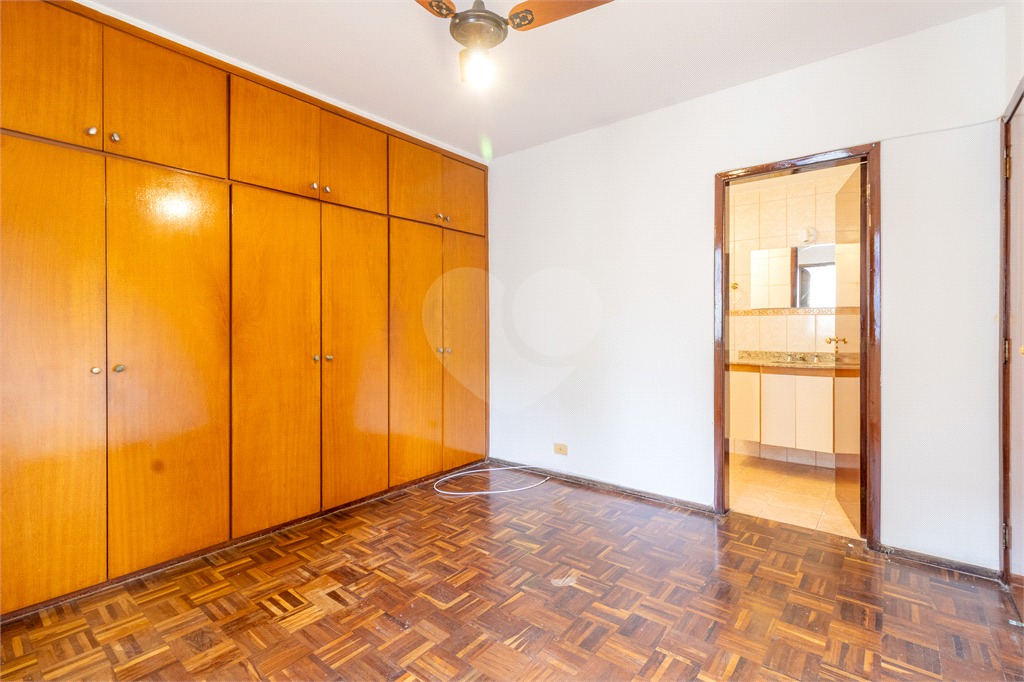 Apartamento - Perdizes - 4 Dormitórios - 136 m².