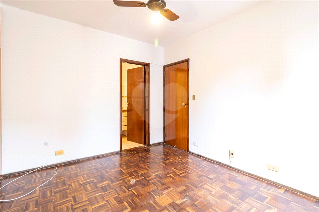 Apartamento - Perdizes - 4 Dormitórios - 136 m².