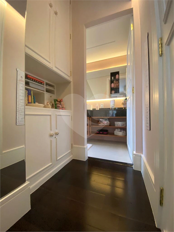 Apartamento com 2 suítes e 2 vagas no Real Parque