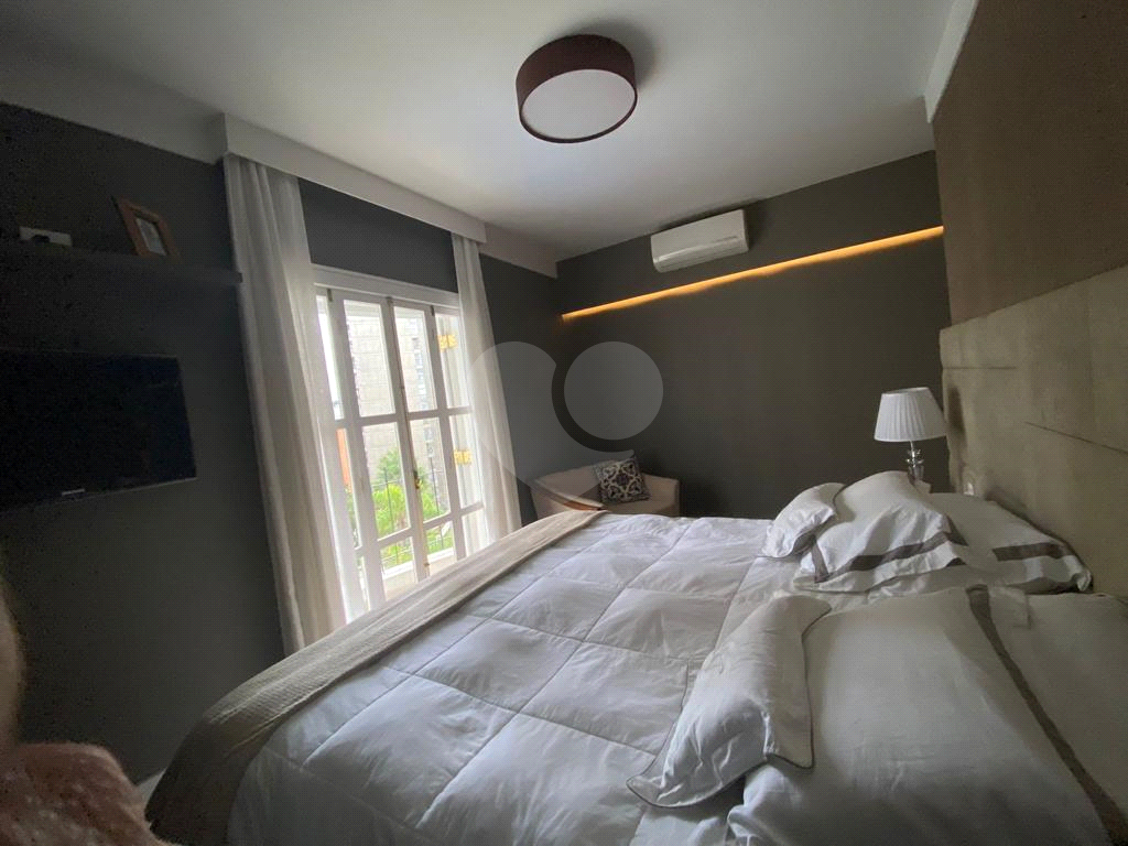 Apartamento com 2 suítes e 2 vagas no Real Parque