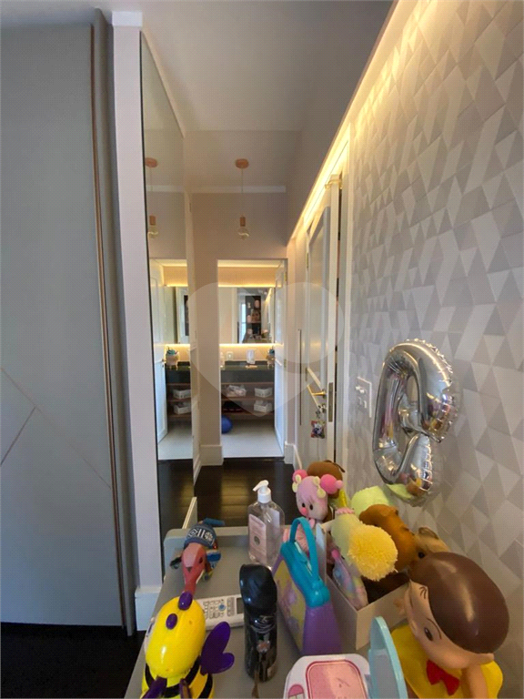 Apartamento com 2 suítes e 2 vagas no Real Parque
