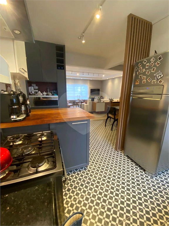 Apartamento com 2 suítes e 2 vagas no Real Parque