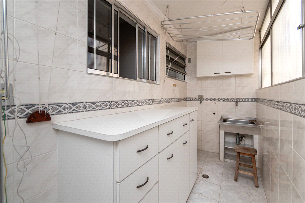 Apartamento - Perdizes - 2 Dormitórios - 85 m² .
