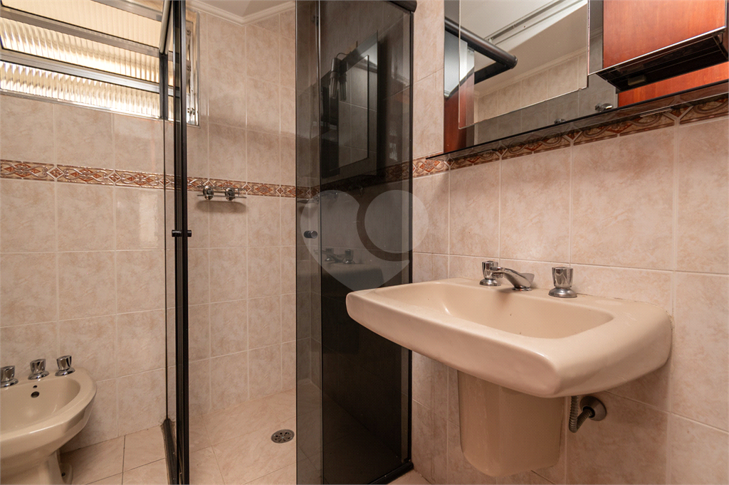 Apartamento - Perdizes - 2 Dormitórios - 85 m² .