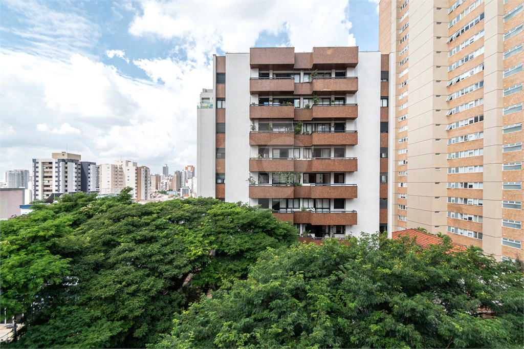 Apartamento - Perdizes - 2 Dormitórios - 85 m² .