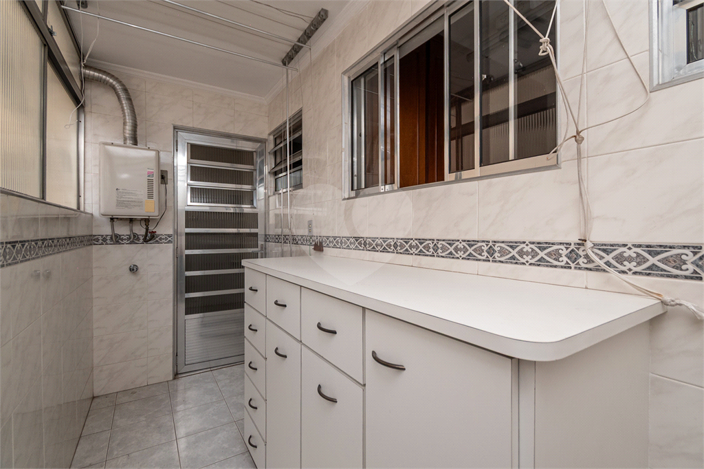 Apartamento - Perdizes - 2 Dormitórios - 85 m² .