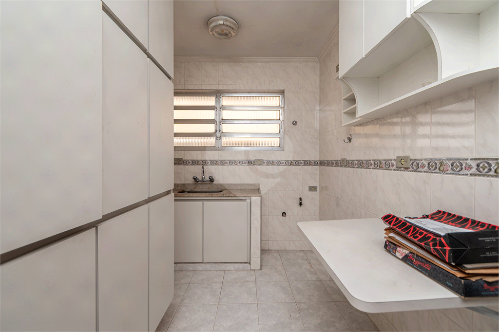 Apartamento - Perdizes - 2 Dormitórios - 85 m² .