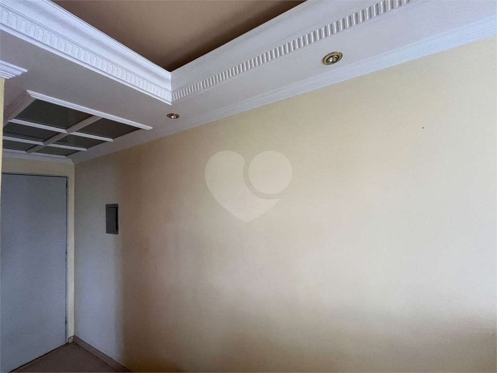 Apartamento à venda com 3 quartos, 69m² - Foto 2