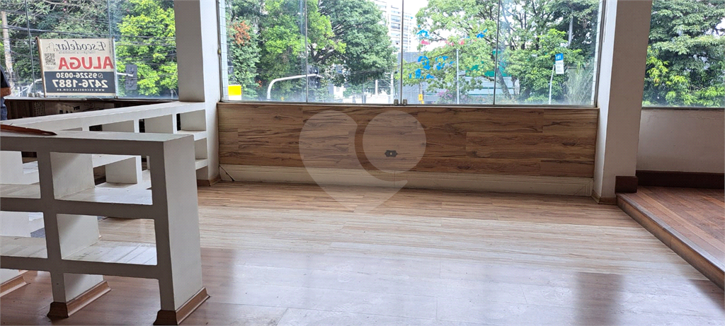 Loja comercial para locação com 150 m2 na Av. Braz Leme