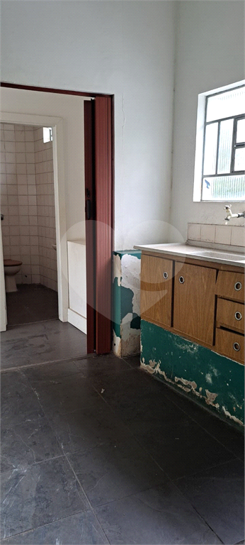 Loja comercial para locação com 150 m2 na Av. Braz Leme