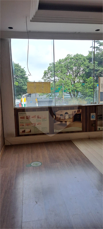 Loja comercial para locação com 150 m2 na Av. Braz Leme