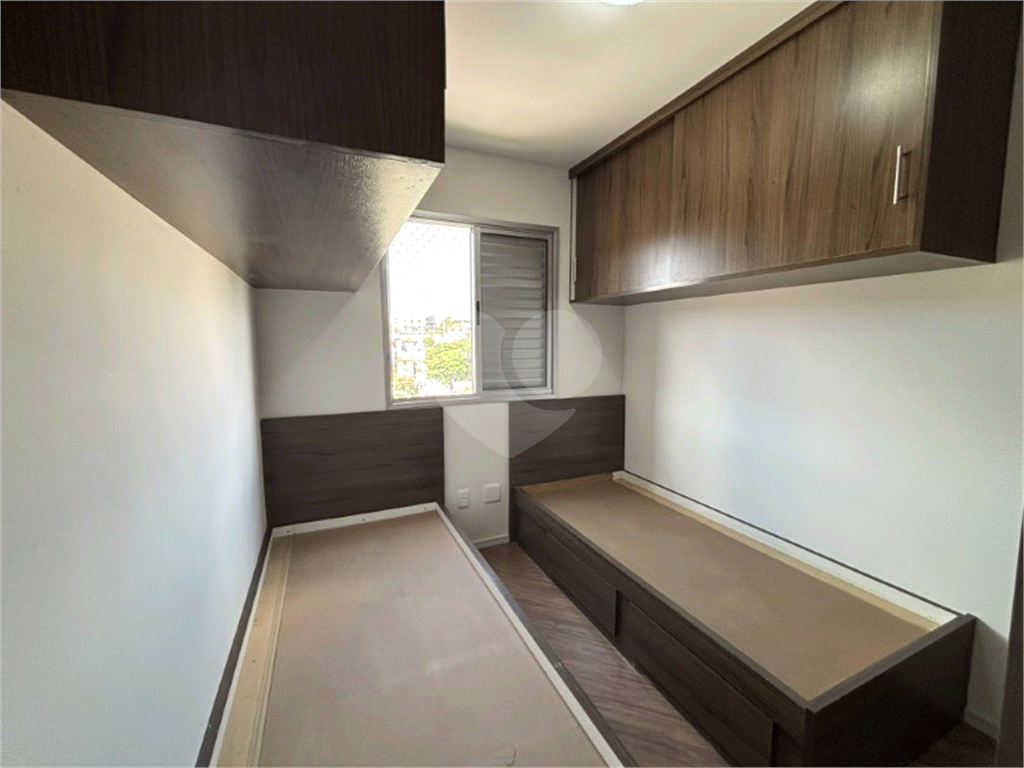 Apartamento 2 quartos, sala para 2 ambientes com sacada e uma vaga de garagem