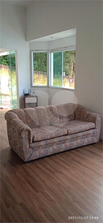 Casa em condomínio  fechado
