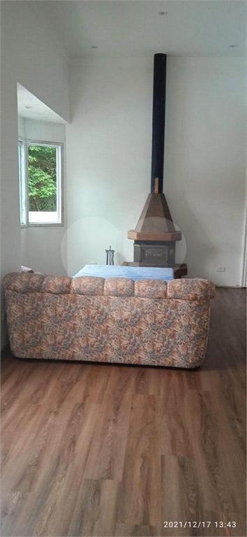 Casa em condomínio  fechado