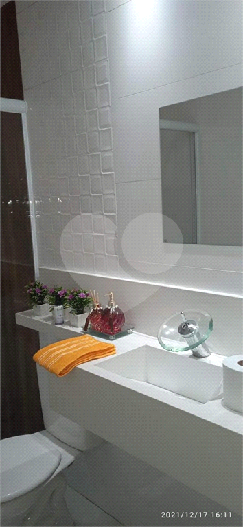 Casa em condomínio  fechado