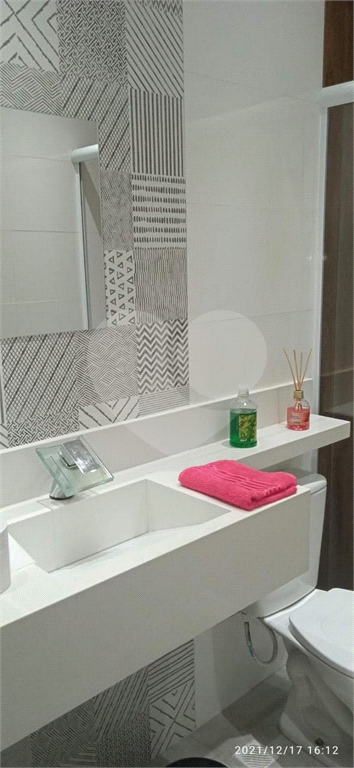 Casa em condomínio  fechado