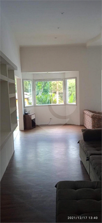 Casa em condomínio  fechado