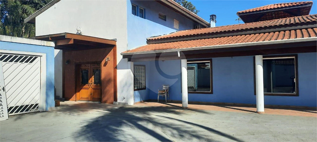 Casa à venda e aluguel com 4 quartos, 600m² - Foto 2