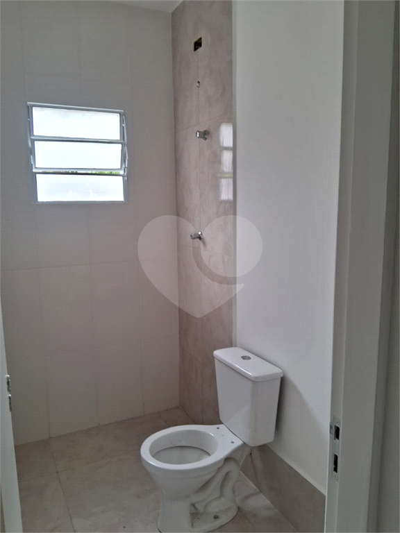 VENDE CASA DE 2 QUARTOS COM SUÍTE NO RESIDENCIAL FLORADA RAÍZES